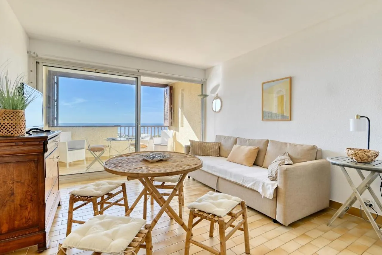 Appartement Charming Studio In Cassis With Sea View And Swimming Pool