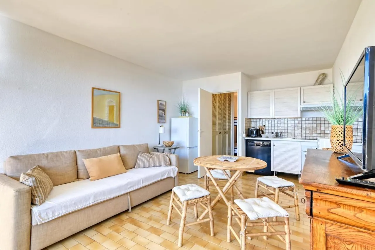 Appartement Charming Studio In Cassis With Sea View And Swimming Pool