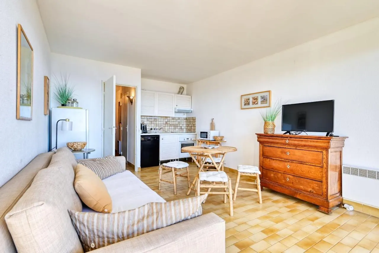 Appartement Charming Studio In Cassis With Sea View And Swimming Pool
