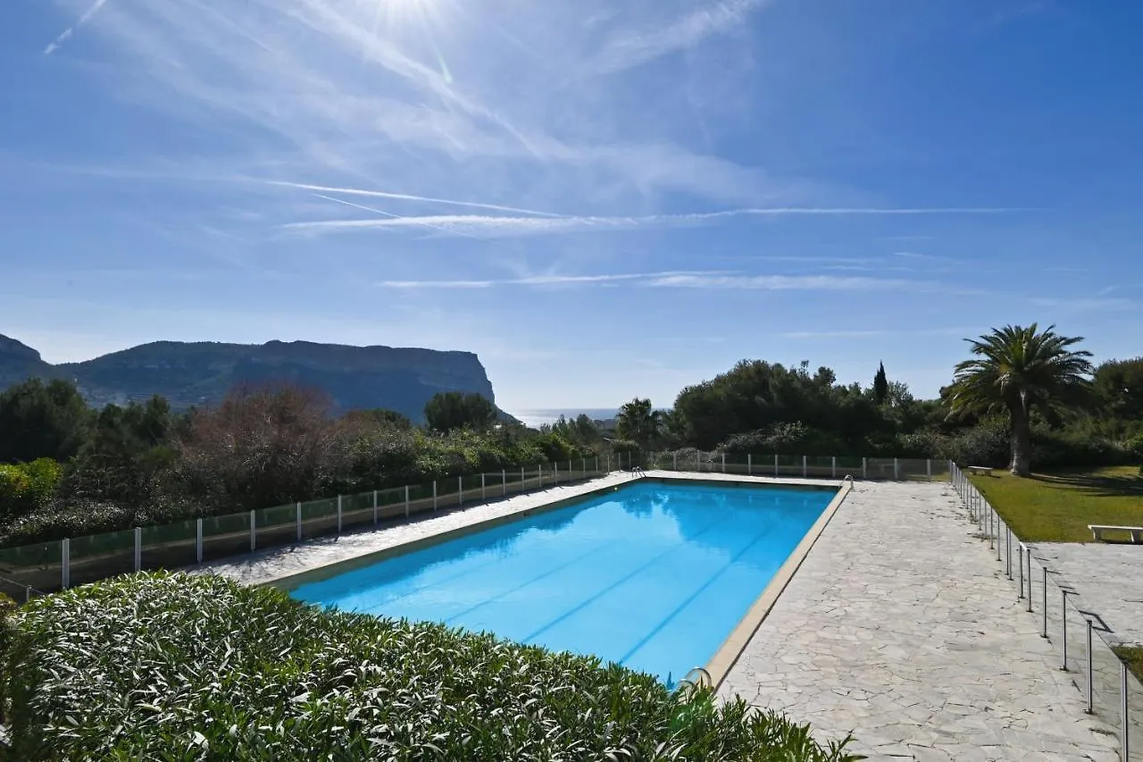 Appartement Charming Studio In Cassis With Sea View And Swimming Pool